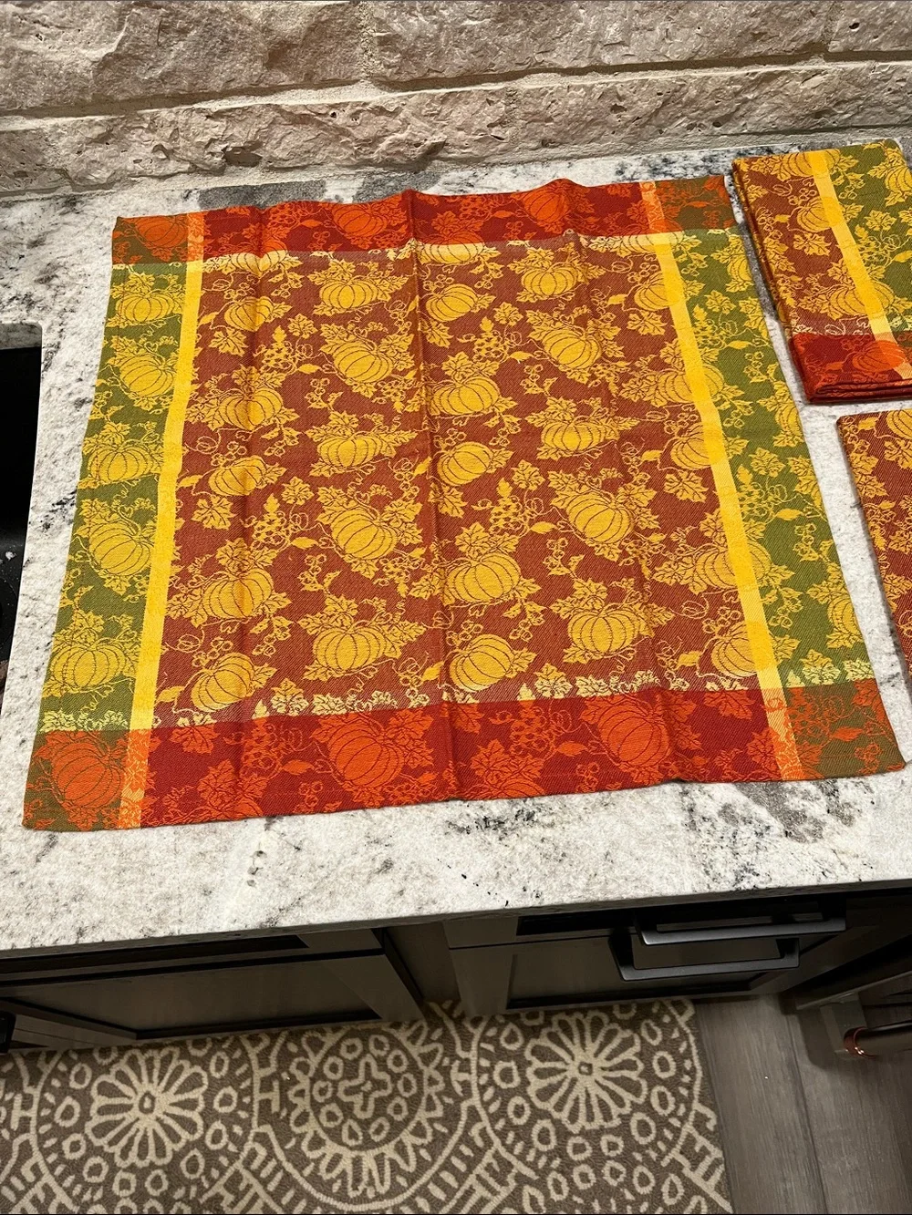 NEW Lot of 4 Pier 1 Fall Pumpkin Napkins